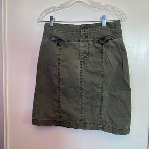 Green cargo skirt